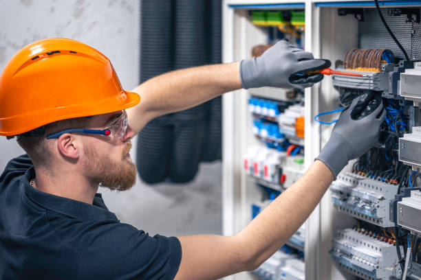 Best Licensed Electrician  in Hometown, IL